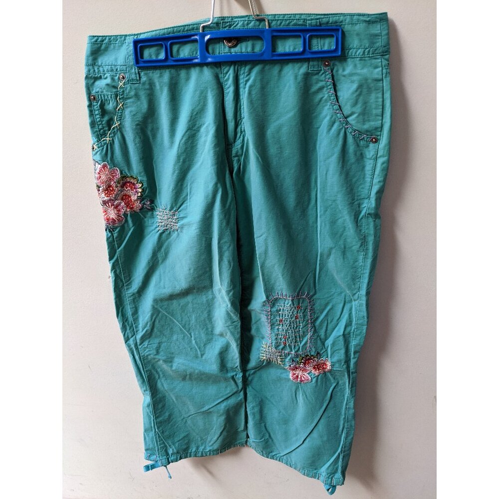 2/$20 Green Floral Embroidery Crop Pants Embellished, Woman Large